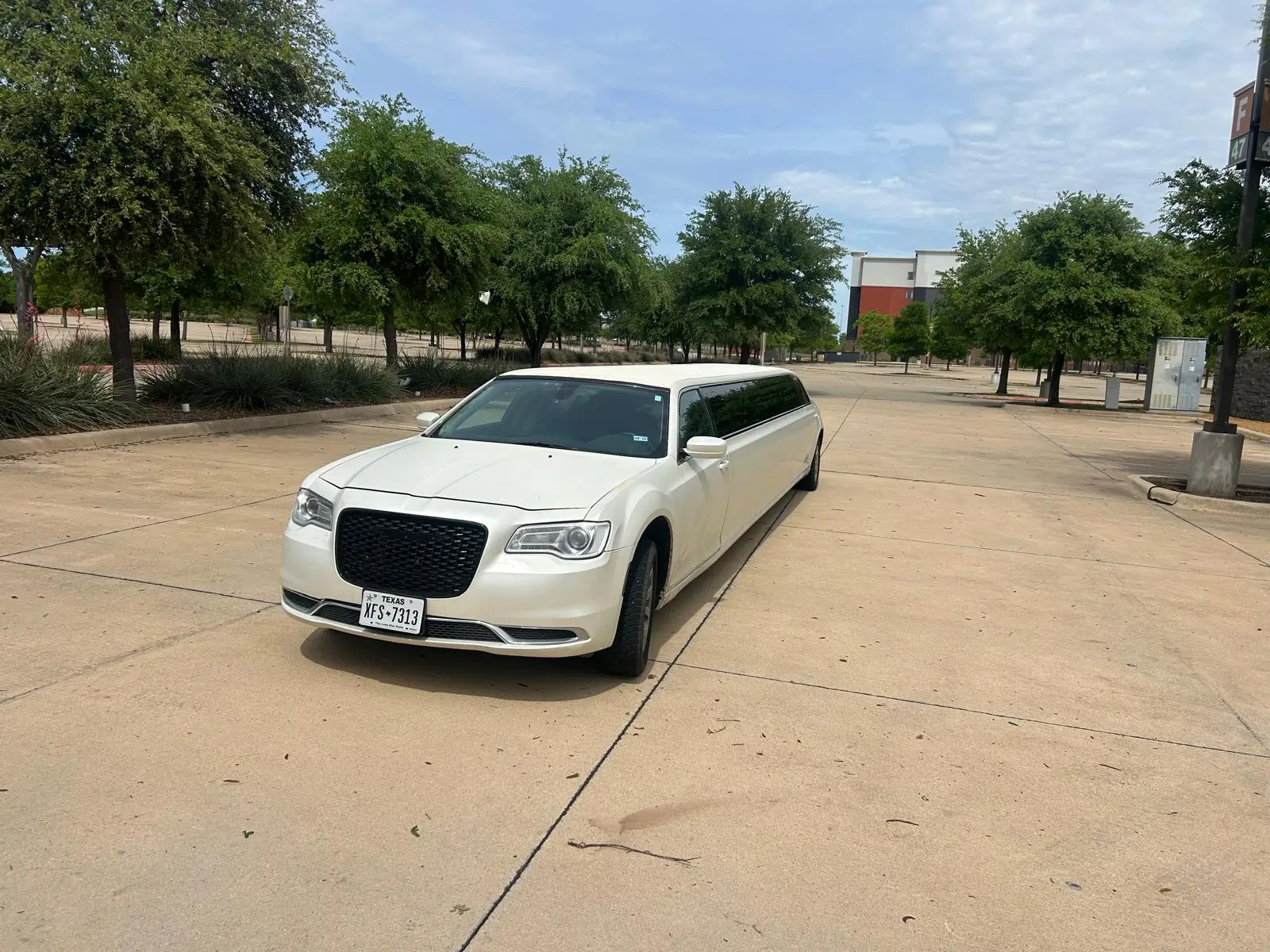 White Chrysler 300 Stretch Limousine